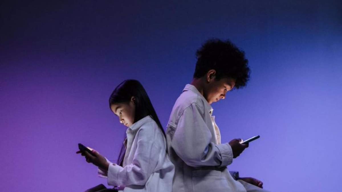 TikTok quiere que los adolescentes se tomen un descanso de la red social y desconecten por la noche