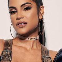 ¡Rompió el molde! Natti Natasha bajó la escalera con un vestido ¡Traicionero!
