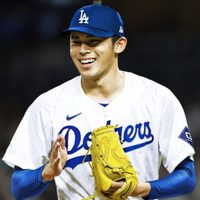 Dodgers de Los Ángeles fichan a la estrella japonesa Roki Sasaki