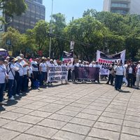 Protestan casi 300 empleados contra eliminación de fideicomisos y ataques al Poder Judicial