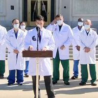 Trump está 'de buen humor”, dice su médico; las próximas 48 horas son críticas