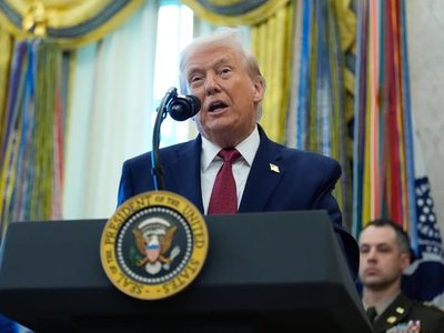 Trump demanda a la BBC por 10 mil millones de dólares, acusándola de difamación