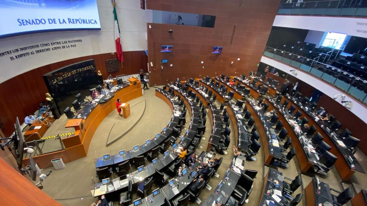 Sesión en el Senado de la República