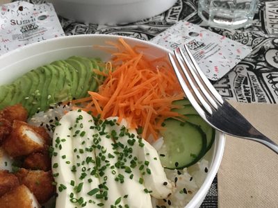 Sacate las ganas sin gastar de más y prepará esta ensalada de sushi que te va a encantar