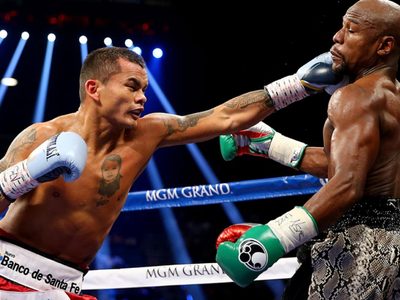 El Chino Maidana y un objeto de recuerdo que le sacó a Mayweather
