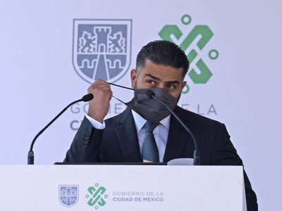 AMLO rechaza que García Harfuch deje cargo por caso Ayotzinapa: "van a salir muchos nombres"