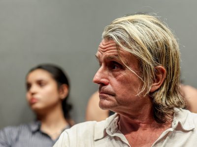Renuncia la abogada de la becaria mexicana que denunció a Nacho Cano