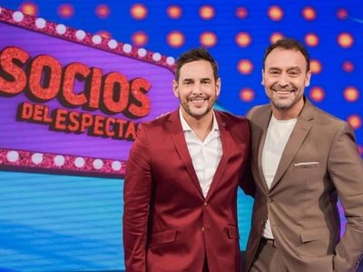 Las 3 figuras que baraja El Trece para reemplazar a Adrián Pallares y Rodrigo Lussich en "Socios del Espectáculo"