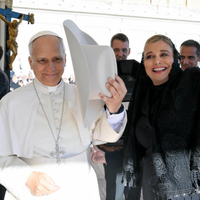 Gobernadora de Chihuahua participa en la audiencia con el Papa León XIV