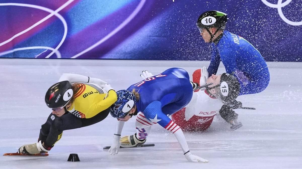 Kamila Sellier sufre cortada facial en patinaje de velocidad en los Juegos Olímpicos de Invierno