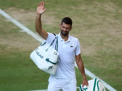 Un reconocimiento único: el increíble homenaje de Novak Djokovic a Guillermo Vilas en Wimbledon