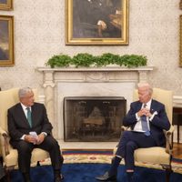 Biden contradice a AMLO: "China no es la fábrica del mundo"