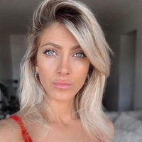 "¡Para hiperventilar!" Cande Ruggeri se levantó el diminuto bikinazo ¡Descaro total!
