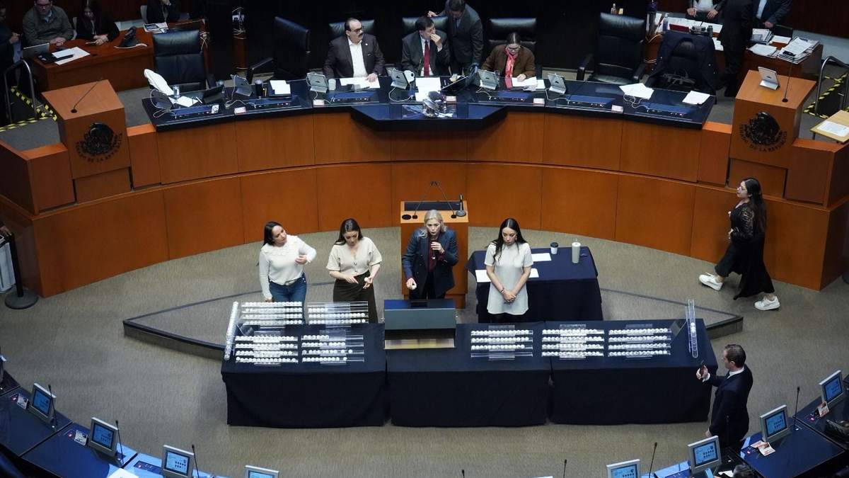 En la imagen, la tómbola del Senado en octubre de 2024 para elegir cargos del Poder Judicial