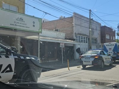 Allanaron una vivienda y encontraron varios elementos robados, hay 5 detenidos