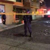En ataques simultáneos incendian dos casas en Celaya y dejan narcomensaje