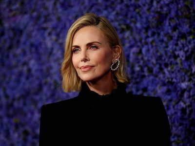 Charlize Theron llega a Netflix con la película de superhéroes de la temporada. ¡Mirá el tráiler!