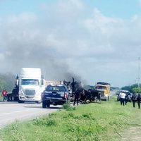 Bloqueo y quema de tráiler, por choque armado entre civiles en vía San Fernando-Matamoros: Tamaulipas