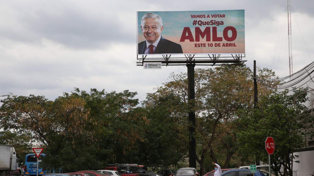 Propaganda espectacular para participar en el proceso de Revocacion de Mandato