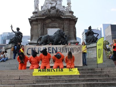 Con protesta en el Ángel de la Independencia, exigen a Biden cerrar Guantánamo