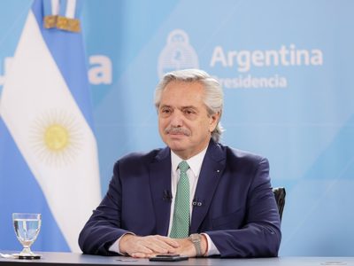 Alberto Fernández y Darío Martínez saludaron a los trabajadores de energía eléctrica en su día