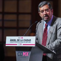 Reconocen a Juan Ramón de la Fuente, Granados Chapa y Arnoldo Kraus con el premio 'Ángel de la Ciudad”