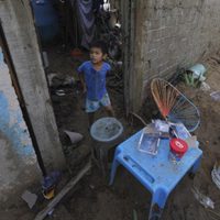 Sobrevivientes de Otis, desesperados por conseguir comida y ayuda ante la lentitud del gobierno