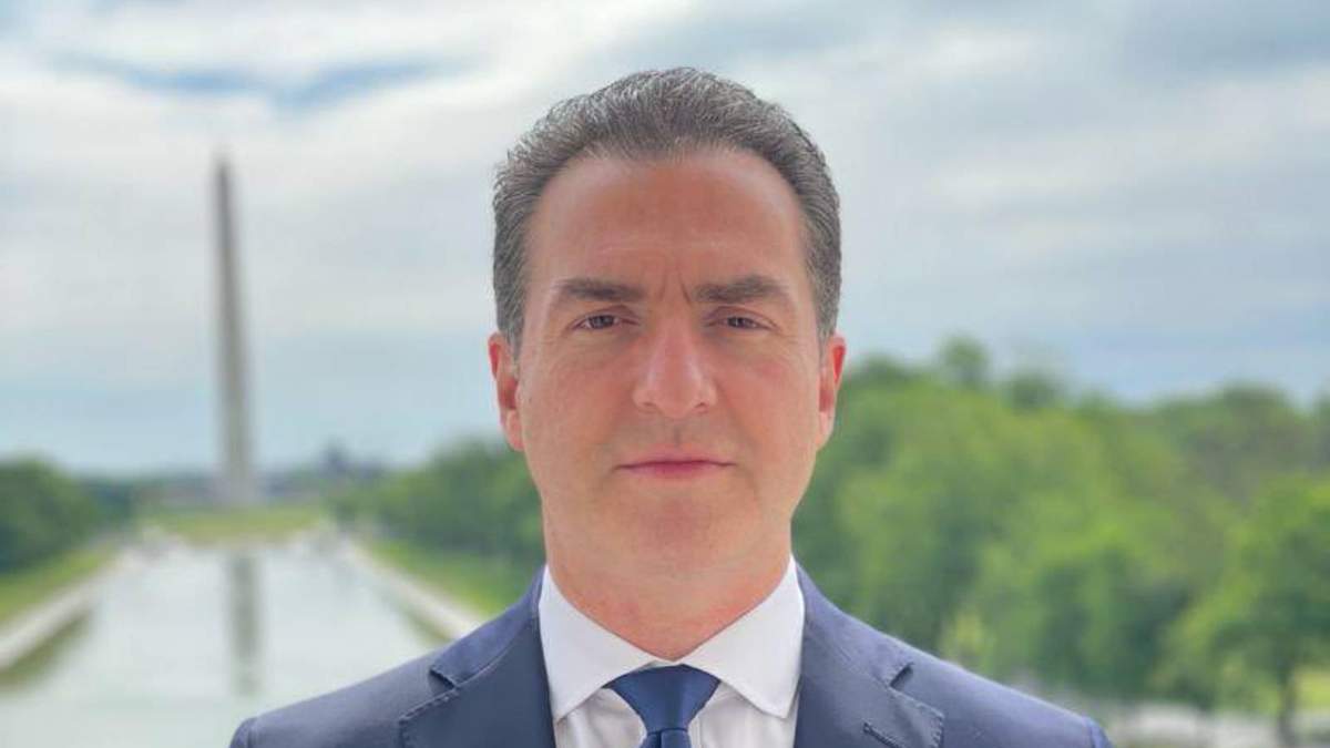 El priista Adrián de la Garza en su visita a Washington el 12 de mayo