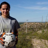 Abril, la joven promesa del fútbol femenino de Neuquén que sueña a lo grande