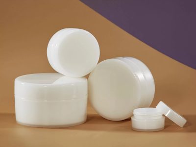 Con los envases de crema para peinar vacíos, creá estas macetas "low cost" para tus plantas pequeñas