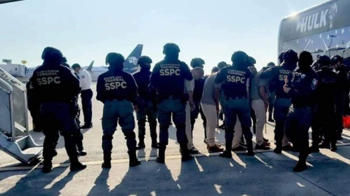 Trasladan a 30 reos a penal de Villa Comaltitlán, Chiapas