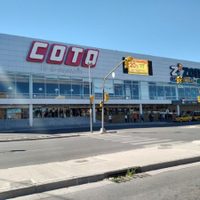 Condenan a Coto a indemnizar a una clienta por someterla a un trato vergonzante en la línea de cajas