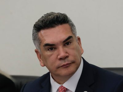 Arrestan a dos excolaboradores de “Alito” Moreno por presunto peculado
