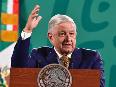 AMLO recomienda "untarse Vitacilina" a sus adversarios "irritados" por la compra de Deer Park