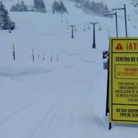 Cerraron el Cerro Catedral: hubo avalancha con heridos