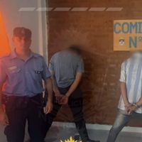Tres hombres fueron demorados tras intentar escapar y agredir con un arma a un efectivo