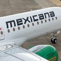 Mexicana recibe el primero de 20 aviones de la empresa brasileña Embraer