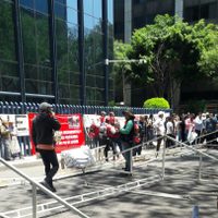 Padres de los 43 instalan plantón indefinido en PGR y exigen descartar la 'verdad histórica” (Video)