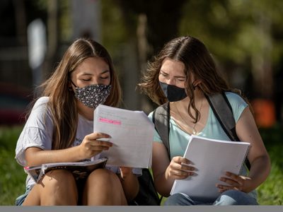 PAE incorporó a sus becarios a 11 estudiantes de la UNCo