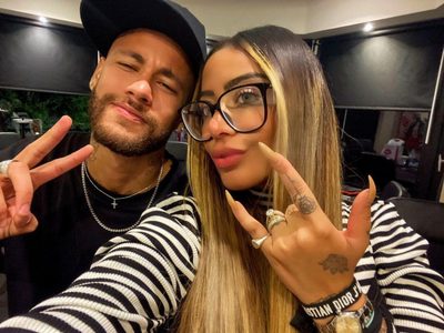 El dolor de cabeza de Neymar: Rafaella, la hermana del crack brasileño, marca tendencia