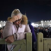El Papa Francisco toma café y descansa tras sufrir un espasmo bronquial que requiere más ventilación