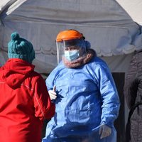 Mientras crece la preocupación por la variante Delta, los casos de coronavirus mostraron una baja
