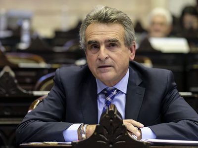 Rossi: "El proceso de vacunación será el despliegue más importante desde la guerra de las Malvinas"
