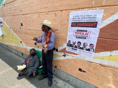 Consulta popular, "una parodia al Estado de derecho": The Economist