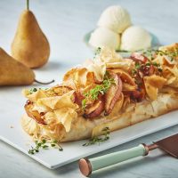 Strudel de peras con una masa exprés y deliciosa: crujiente por fuera y tiernita por dentro, la receta ideal para quedar de 10