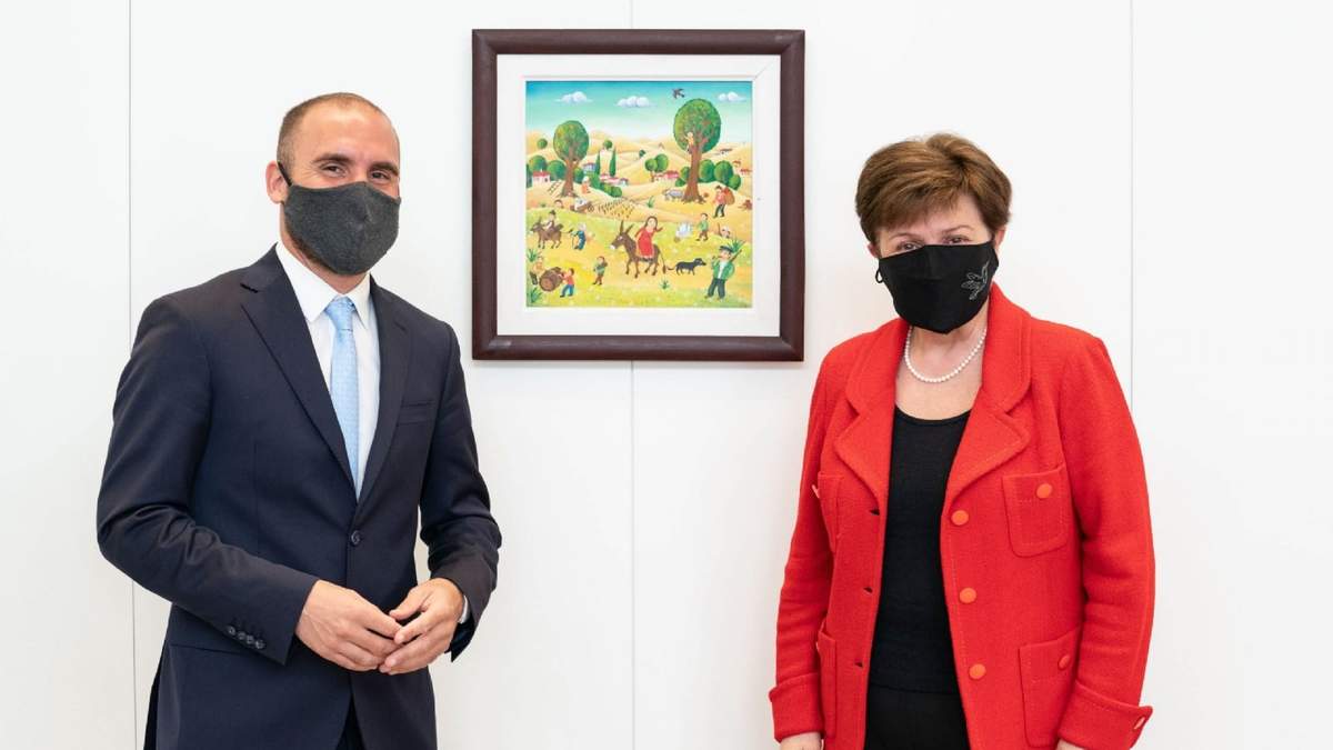 El ministro de Economía, Martín Guzmán y la titular del FMI, Kristalina Georgieva. Fuente: (Twitter)