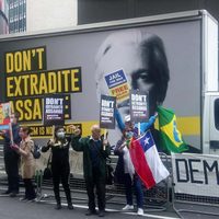 Assange comparece ante un tribunal y rechaza ser extraditado a EU