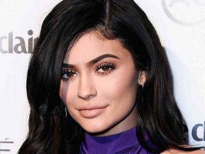 "¡Todo al aire!" Kylie Jenner abierta de par en par frente al espejo y ¡sin cubrirse!