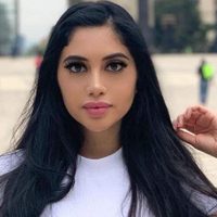 ¡Sabe mover sus encantos! Jailyne Ojeda se fue de fiesta y bailó junto a un peculiar compañero