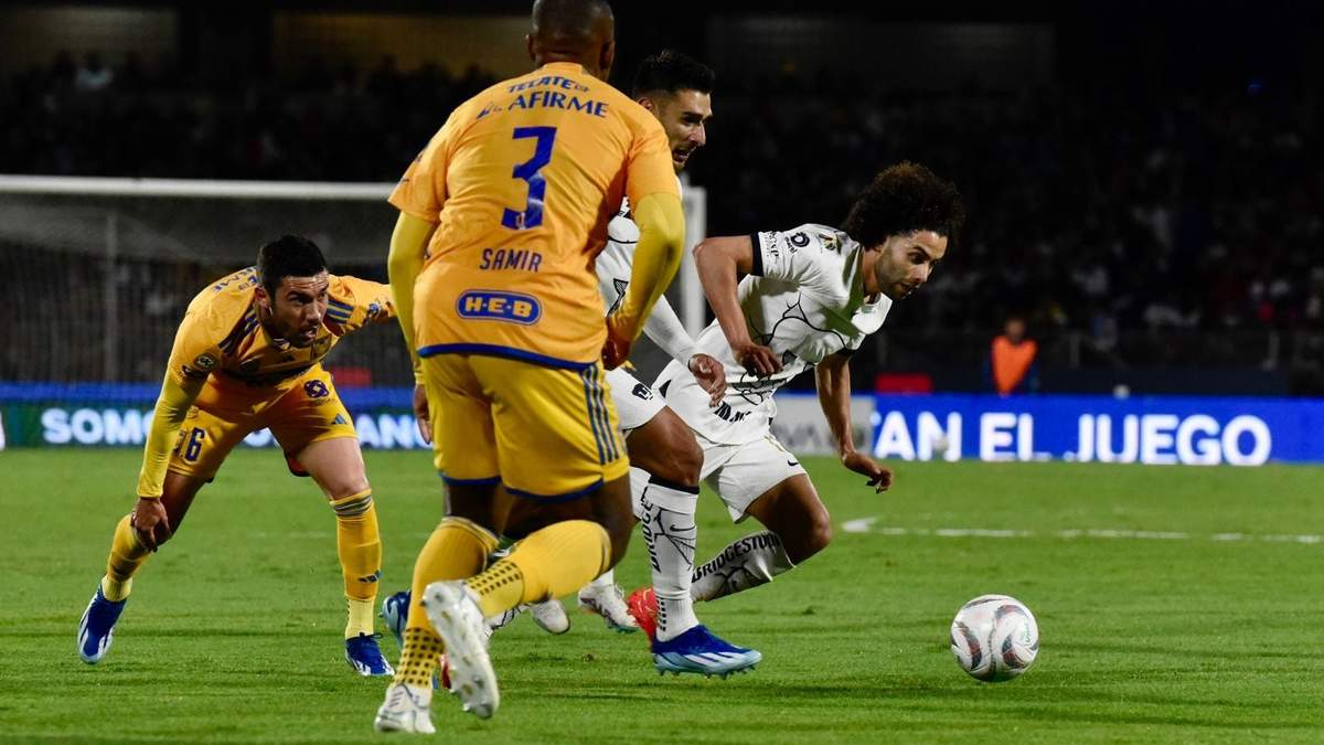 Duelo Tigres-Pumas en CU